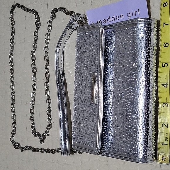 NWT Madden Girl Silver Rhinestone Chain Wristlet/ Crossbody Purse Prom Party - Picture 2 of 8